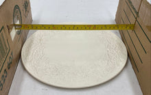 Load image into Gallery viewer, Georgian Leaf Decorative Plate
