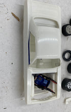 Load image into Gallery viewer, Plymouth 1971 Cuda Model Car Kit
