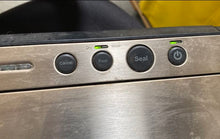 Load image into Gallery viewer, Foodsaver 4800 Series 2 In 1 Automatic Vacuum Sealing System

