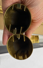 Load image into Gallery viewer, Cursiva 24" Brass Towel Bar
