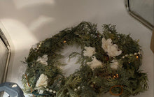 Load image into Gallery viewer, Light Up Christmas Wreath
