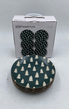 Load image into Gallery viewer, Christmas Tree Patterned Plates (6)
