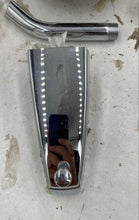 Load image into Gallery viewer, Delta Chrome Bath Faucet And Valve
