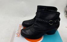 Load image into Gallery viewer, Baretraps Black Platform Heel Women 8

