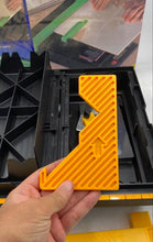 Load image into Gallery viewer, Plasplugs Diamond Wheel Wet Saw

