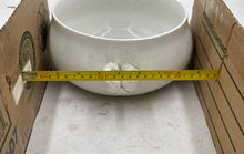 Load image into Gallery viewer, Williams Sonoma Vintage Soup Toureen
