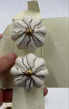 Load image into Gallery viewer, Pumpkin White Cabinet Pulls (8)
