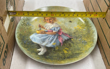 Load image into Gallery viewer, Reco Decorative "Little Miss Muffet" Plate
