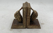 Load image into Gallery viewer, Privilege Grape Bookends
