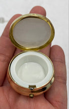 Load image into Gallery viewer, Madonna And Child On Pillbox

