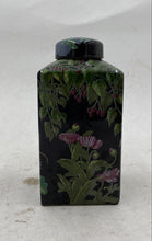 Load image into Gallery viewer, New York Botanical Garden Decorative Flower Vase
