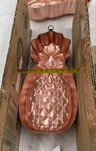 Load image into Gallery viewer, Pineapple And Lobster Cooking Molds
