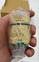 Load image into Gallery viewer, Jaclo Thermostatic Cycling Valve
