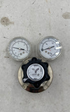 Load image into Gallery viewer, Veriflo Corporation Dual Gauge Gas Pressure Regulator
