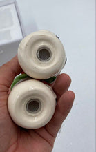 Load image into Gallery viewer, Snowmen Salt And Pepper Shakers With Stand
