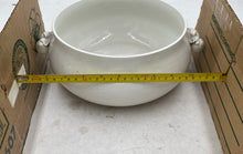 Load image into Gallery viewer, Williams Sonoma Vintage Soup Toureen
