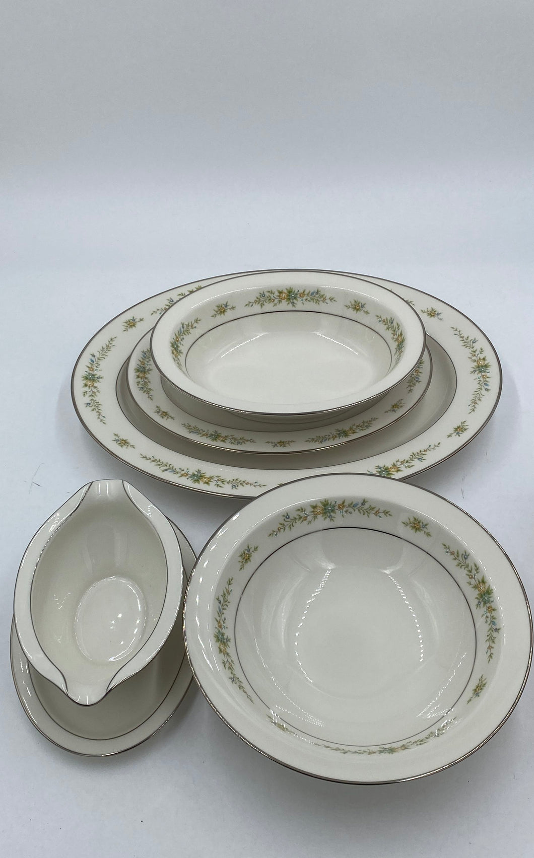 Noritake Serving Pieces Set