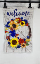 Load image into Gallery viewer, Evergreen Circular Flower Banner
