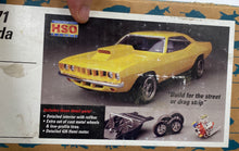 Load image into Gallery viewer, Plymouth 1971 Cuda Model Car Kit
