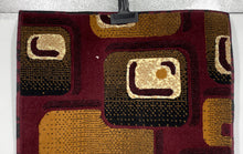 Load image into Gallery viewer, 2' x 3' Persian Weavers Rug
