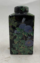 Load image into Gallery viewer, New York Botanical Garden Decorative Flower Vase
