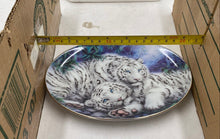 Load image into Gallery viewer, "Tender Pause" By Kayomi Harai Collector Plate
