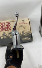 Load image into Gallery viewer, Delta 120lf Classic Single Handle Kitchen Faucet
