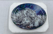 Load image into Gallery viewer, "Tender Pause" By Kayomi Harai Collector Plate
