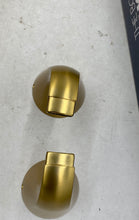 Load image into Gallery viewer, Cursiva 24" Brass Towel Bar
